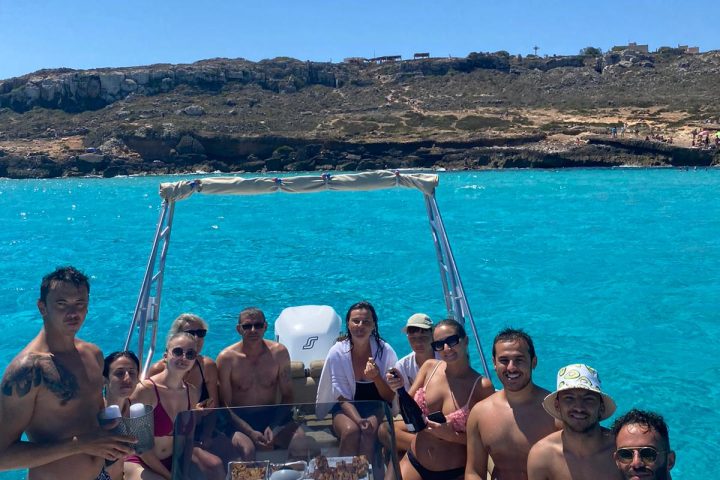 Escursioni in gommone alle Egadi con Skipper